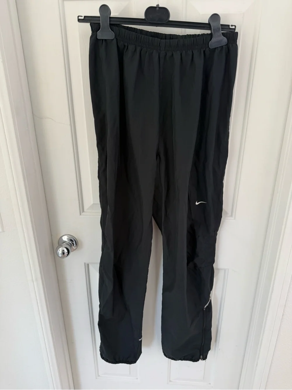 Nike Black Men’s Windbreaker Jacket and Track Pants Set